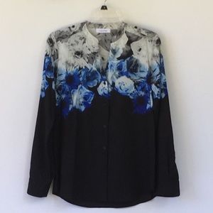 Blouse with large blue roses, ombre.